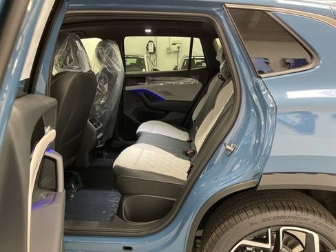 New 2026 Volkswagen Tiguan SEL R-Line AWD/4WD image 8