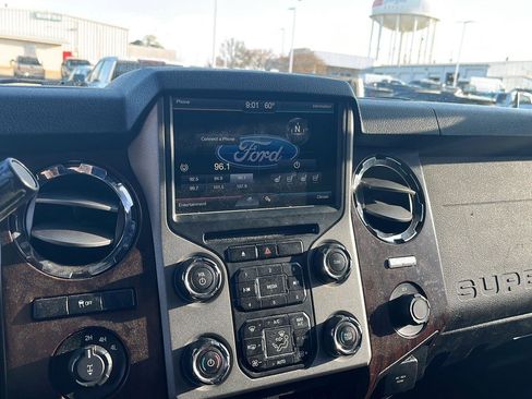 Used 2015 Ford F350 Lariat w/ Lariat Interior Package image 4