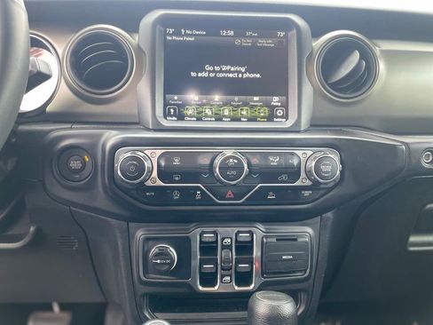 Used 2023 Jeep Gladiator Sport image 15