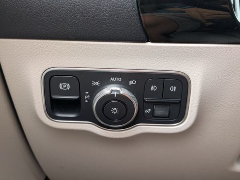 Used 2025 Mercedes-Benz GLA 250 4MATIC image 19