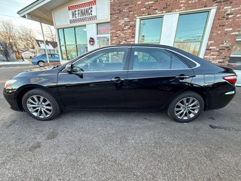 Used 2017 Toyota Camry XLE image 8