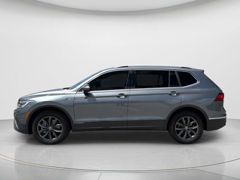 Used 2022 Volkswagen Tiguan SE FWD image 8
