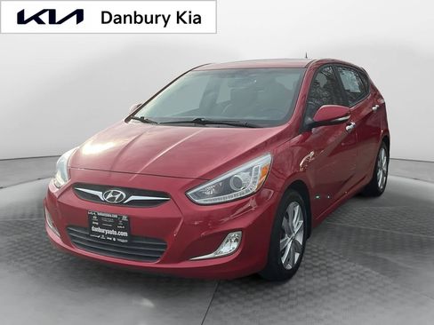 Used 2014 Hyundai Accent SE image 3