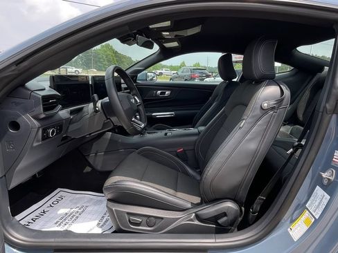 Used 2024 Ford Mustang Coupe RWD image 17