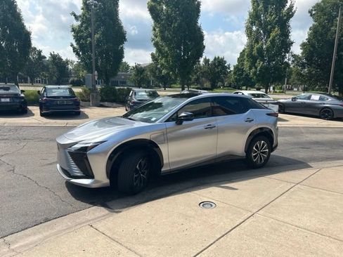 Used 2023 Lexus RZ 450e Premium w/ Technology Package AWD/4WD image 3