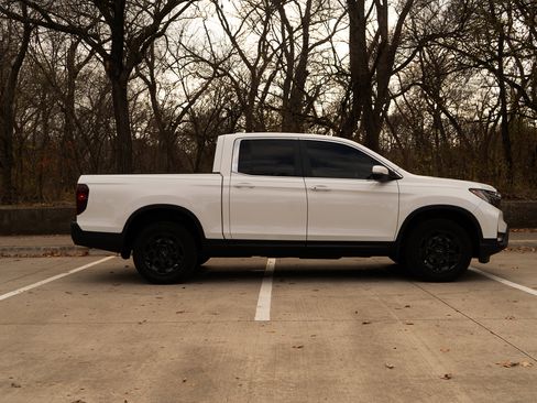 Used 2025 Honda Ridgeline RTL+ image 10