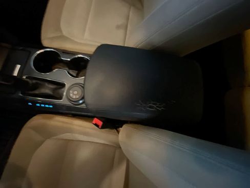 Used 2016 Ford Explorer XLT image 20