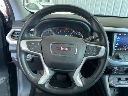Used 2023 GMC Acadia SLT image 28