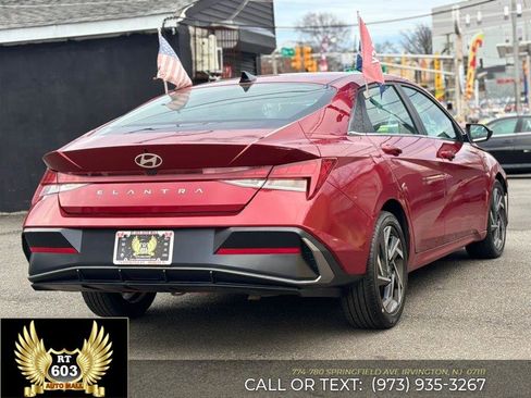 Used 2025 Hyundai Elantra SEL image 6