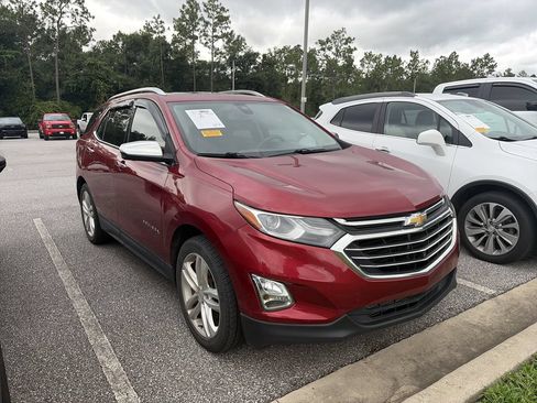 Used 2020 Chevrolet Equinox Premier FWD image 2