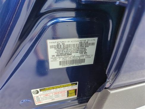 Certified 2025 Nissan Kicks SR image 37