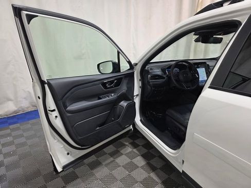 Certified 2025 Subaru Forester Limited w/ Popular Package image 11