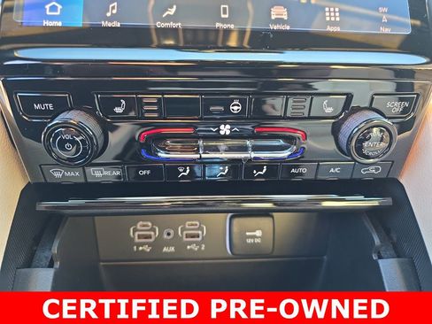 Used 2025 Jeep Grand Cherokee Limited w/ Black Appearance Package image 21