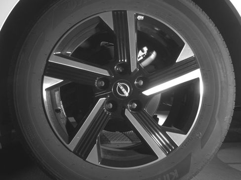 Used 2025 Nissan Sentra SV image 14