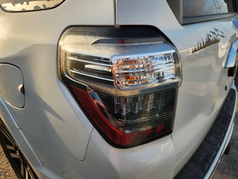 Used 2020 Toyota 4Runner Limited AWD/4WD image 7