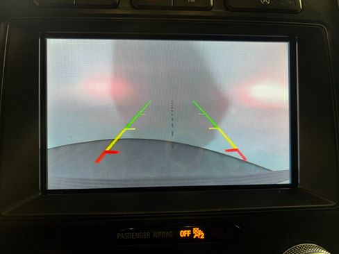 Used 2021 Ford Expedition XLT image 17