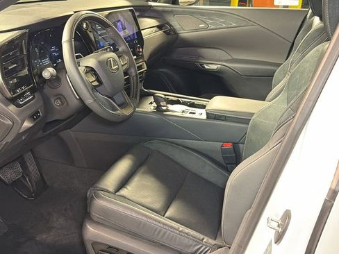 Certified 2025 Lexus RX 350 image 27