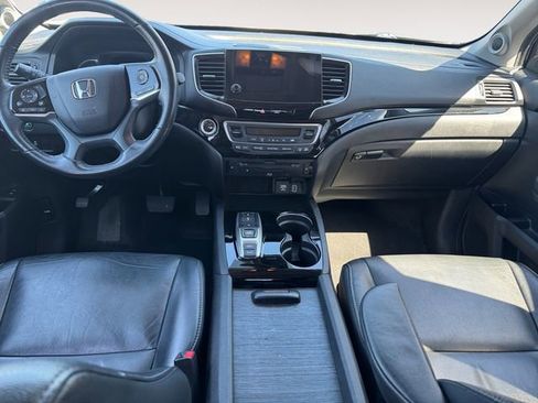Used 2020 Honda Pilot Touring image 10