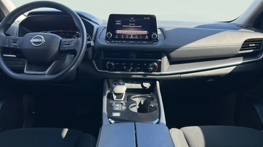 Used 2025 Nissan Rogue S FWD image 20