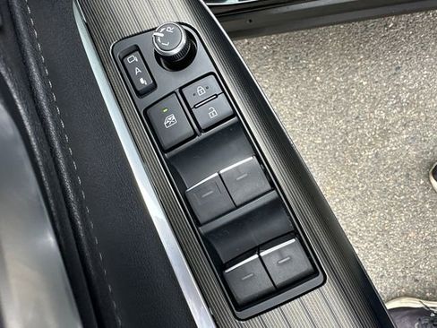 Certified 2024 Toyota Venza Limited AWD/4WD image 32