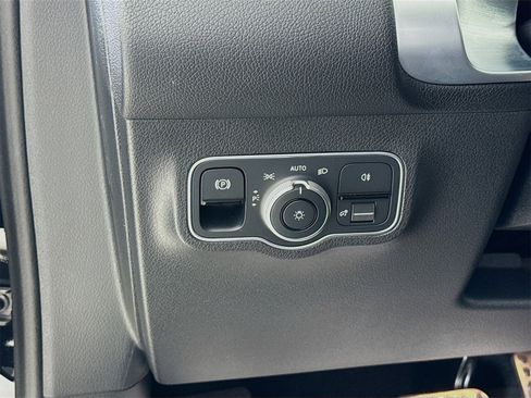 Certified 2025 Mercedes-Benz GLB 250 image 11