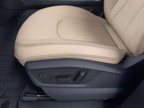 New 2026 Audi Q7 2.0T Premium image 13