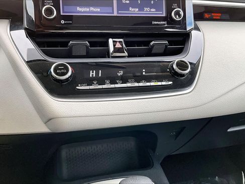 Used 2022 Toyota Corolla LE image 34