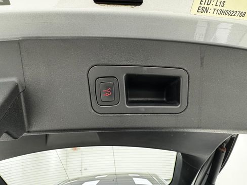 Used 2013 Tesla Model S image 38