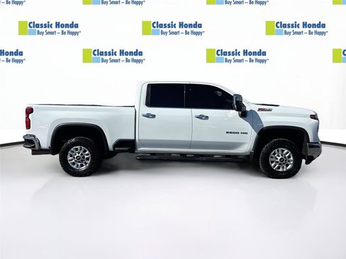 Used 2024 Chevrolet Silverado 2500 LTZ w/ LTZ Plus Package image 9