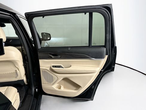 Used 2023 Jeep Grand Cherokee L Limited w/ Luxury Tech Group II image 33