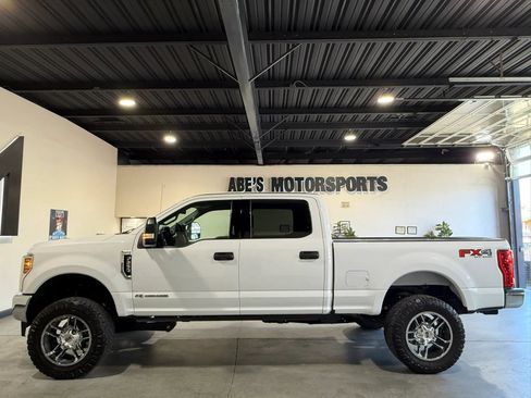 Used 2019 Ford F250 XLT w/ XLT Value Package AWD/4WD image 8