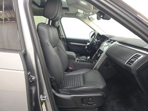 Used 2023 Land Rover Discovery S AWD/4WD image 3