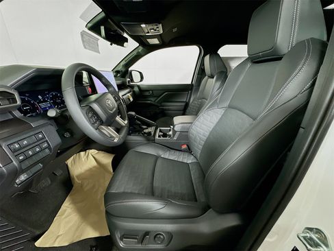 Used 2025 Toyota 4Runner TRD Off-Road Premium w/ Tow Technology Package image 12