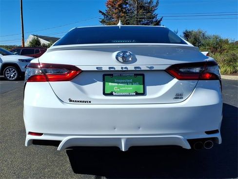 Used 2023 Toyota Camry SE image 4