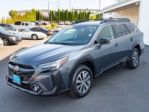 Used 2024 Subaru Outback Premium AWD/4WD image 6