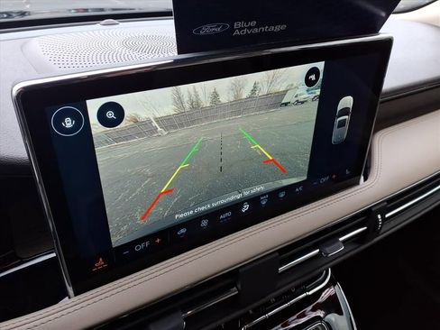 Used 2023 Lincoln Corsair Reserve image 10