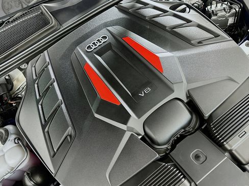 Used 2024 Audi SQ8 Premium Plus w/ S Sport Package image 32