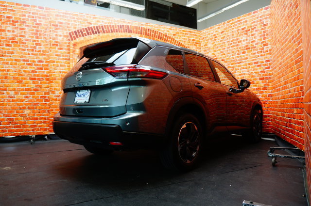Certified 2025 Nissan Rogue SV AWD/4WD image 7