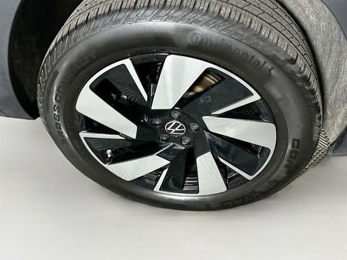 Used 2024 Volkswagen Atlas Cross Sport SE image 11