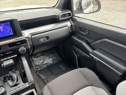 Used 2025 Toyota 4Runner TRD Off-Road image 31