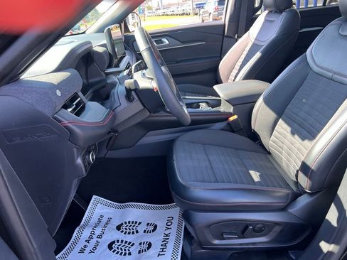 Used 2025 Ford Explorer ST-Line image 23