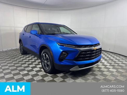 Used 2025 Chevrolet Blazer LT FWD image 4