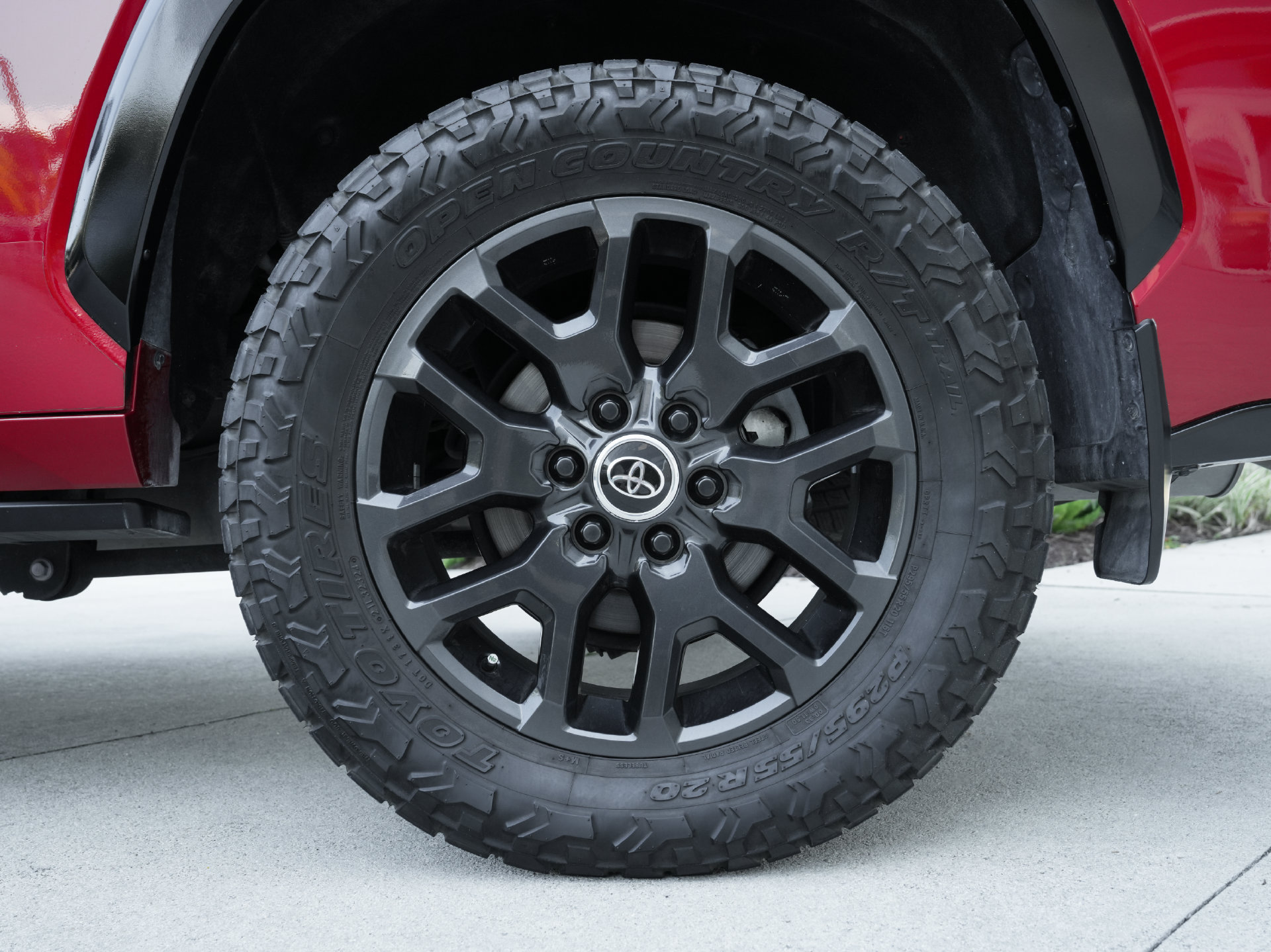 Used 2024 Toyota Sequoia Platinum AWD/4WD image 31
