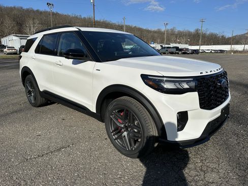 New 2026 Ford Explorer ST-Line w/ ST-Line Street Pack image 3