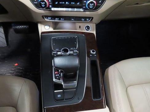Used 2019 Audi Q5 2.0T Premium Plus w/ Premium Plus Package image 26