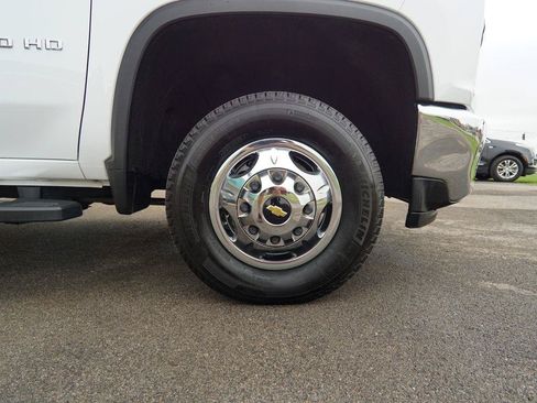 Used 2022 Chevrolet Silverado 3500 LT w/ Convenience Package AWD/4WD image 13