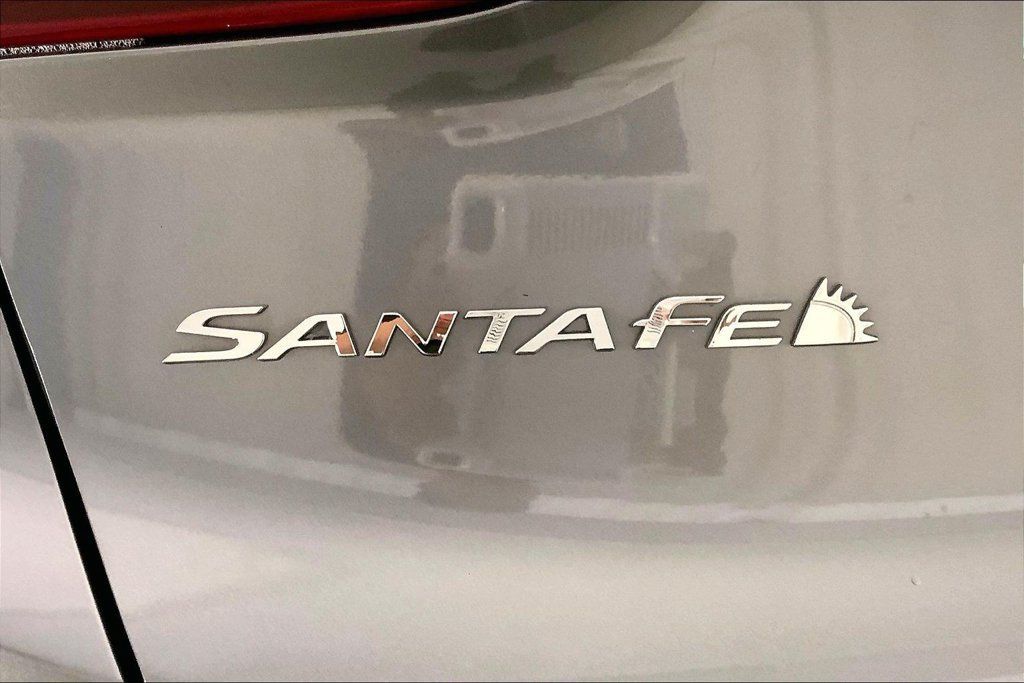 Used 2019 Hyundai Santa Fe Limited FWD image 7