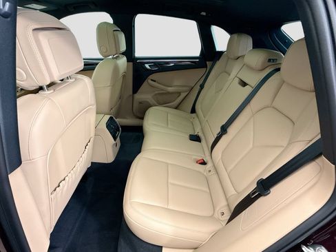 Certified 2026 Porsche Macan AWD/4WD image 19