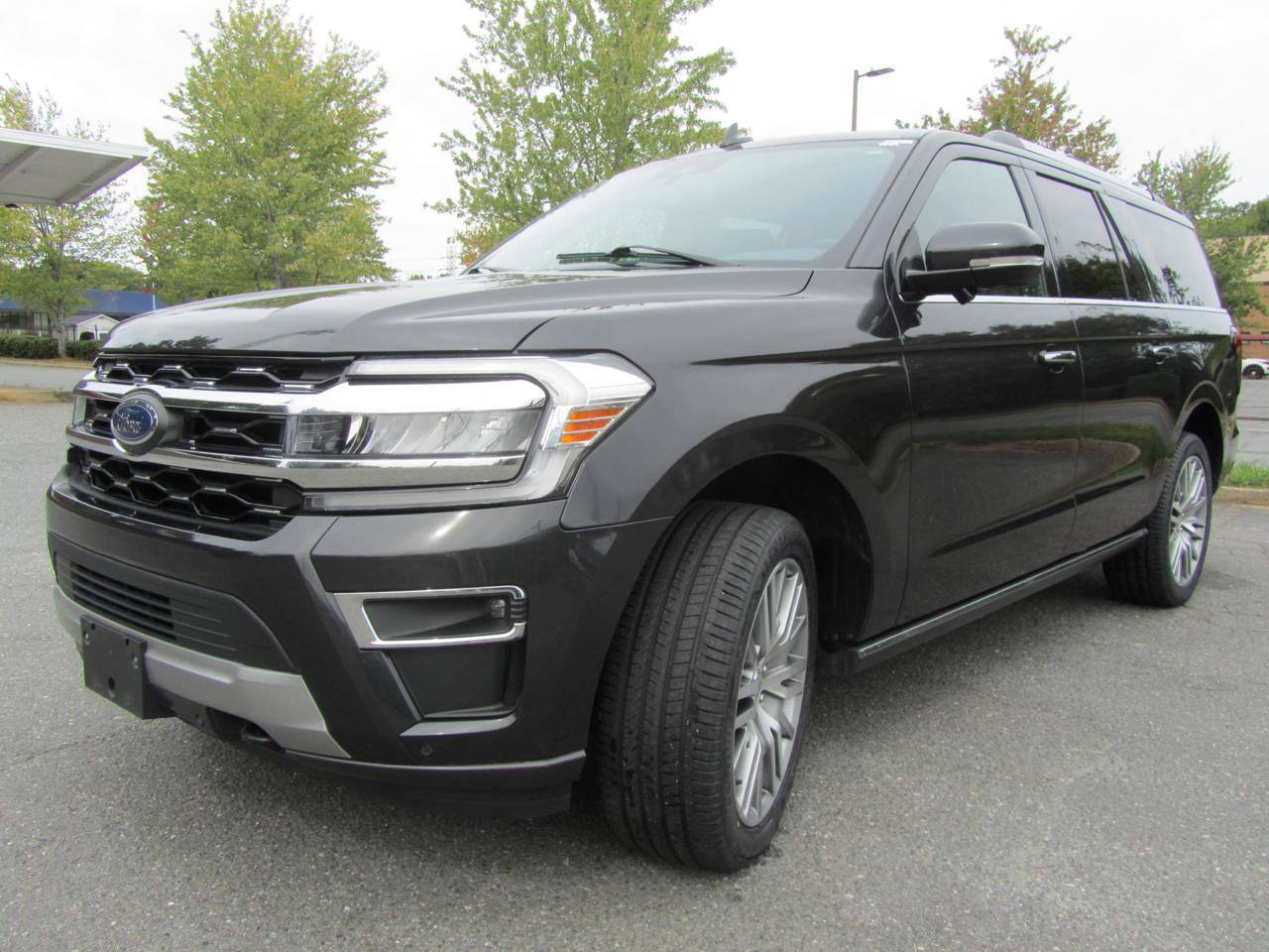 Used 2023 Ford Expedition Max Limited AWD/4WD image 6