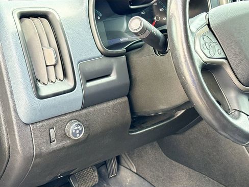 Used 2022 Chevrolet Colorado Z71 RWD image 10